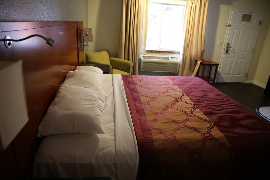 Chateau Inn & Suites 다우니 외부 사진